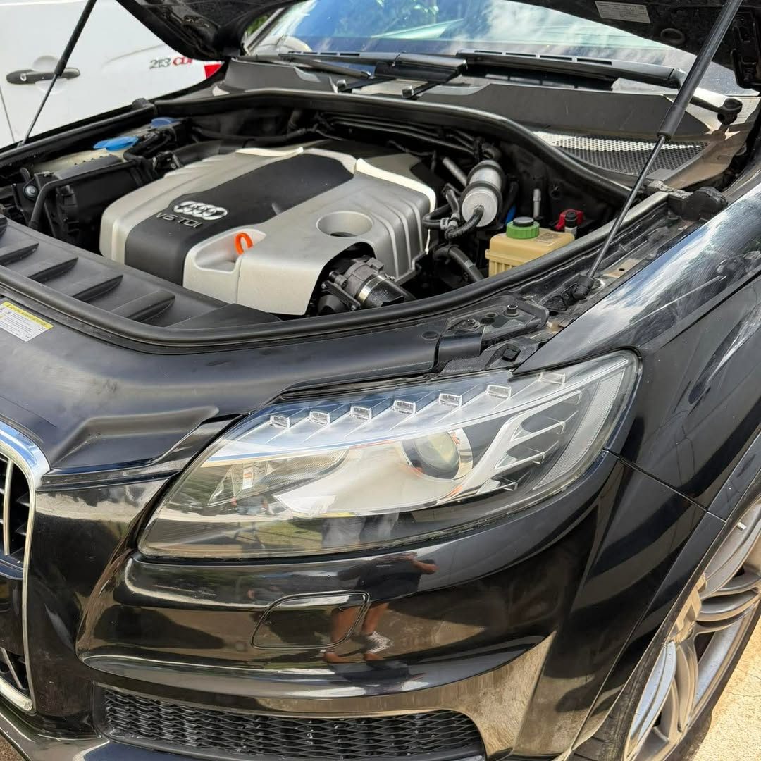 Même phare d'Audi Q7 transparent après rénovation